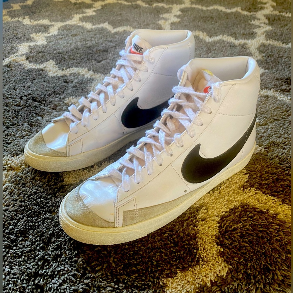 NIKE Blazer Mid ‘77 Women’s Size 9.5